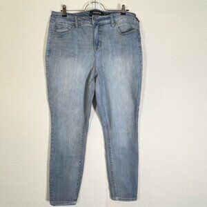 Torrid Premium High Rise Curvy Womens Jeans, Size 14R